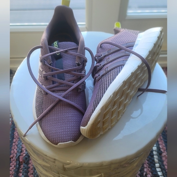 adidas Shoes - Adidas Cloudfoam Comfort